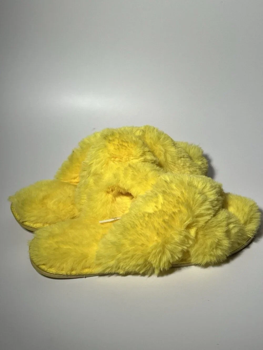 Target Girls Yellow Plush Criss Cross Slide Slippers Size L 4-5